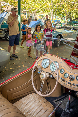 CoffeeAndCars CoffeeAndCars